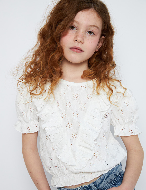 Kindermodel met roodbruin haar Ariana