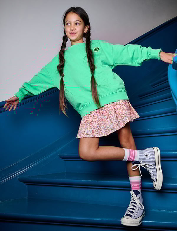 Kinderlijk model met bruin haar Sophie Sc.