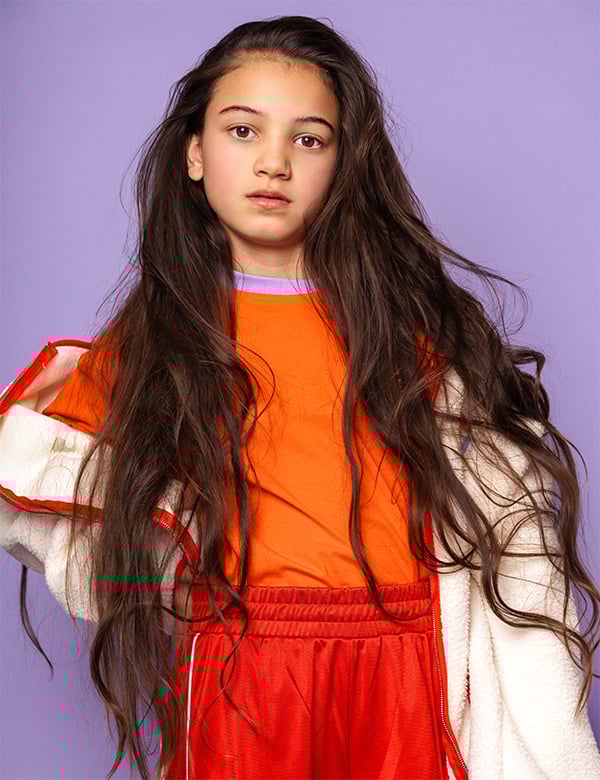 Kinderlijk model met bruin haar Sophie Sc.