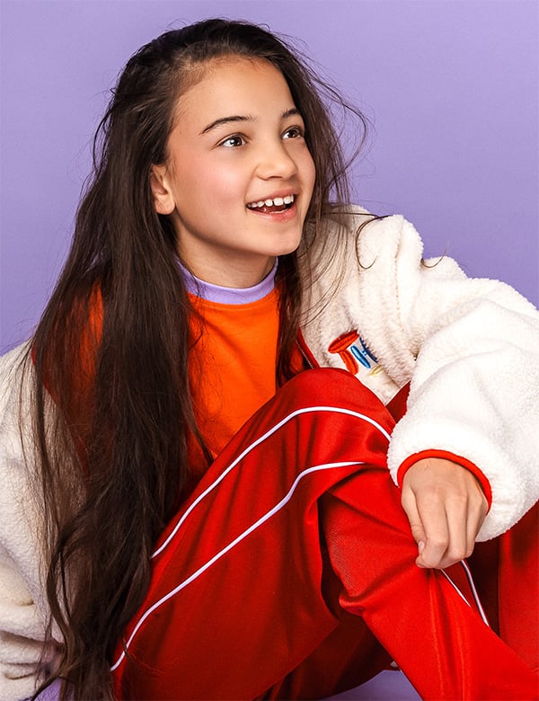 Kinderlijk model met bruin haar Sophie Sc.