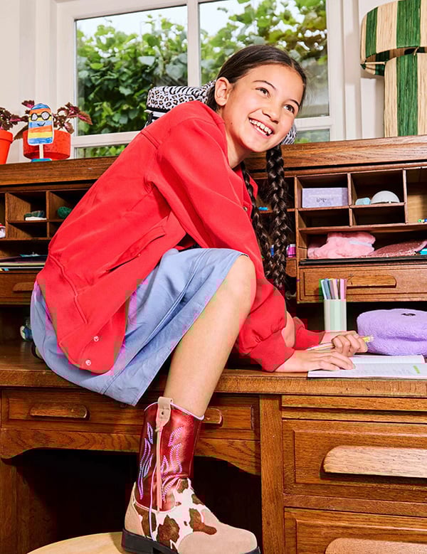 Kindermodel met lang donker haar Sophie