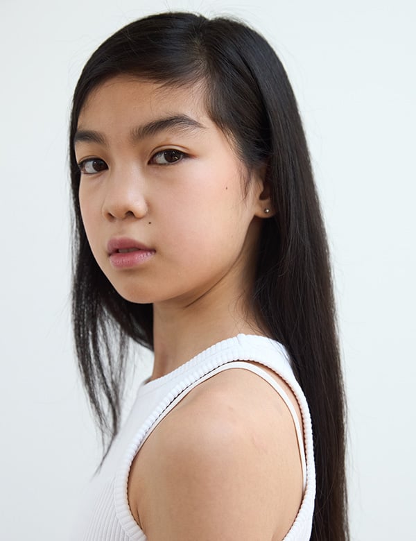 Kindermodel met Zwart lang haar Sophie W.