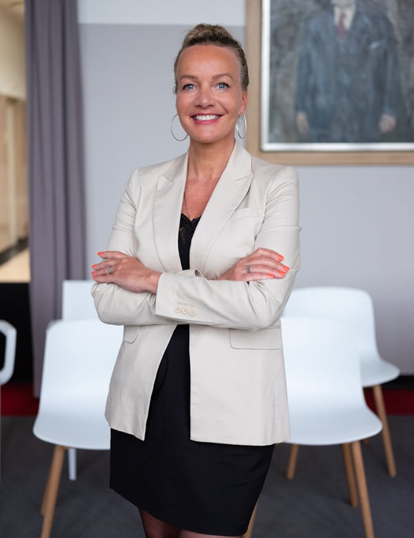 Vrouwelijk model met blond haar Danielle Bo.