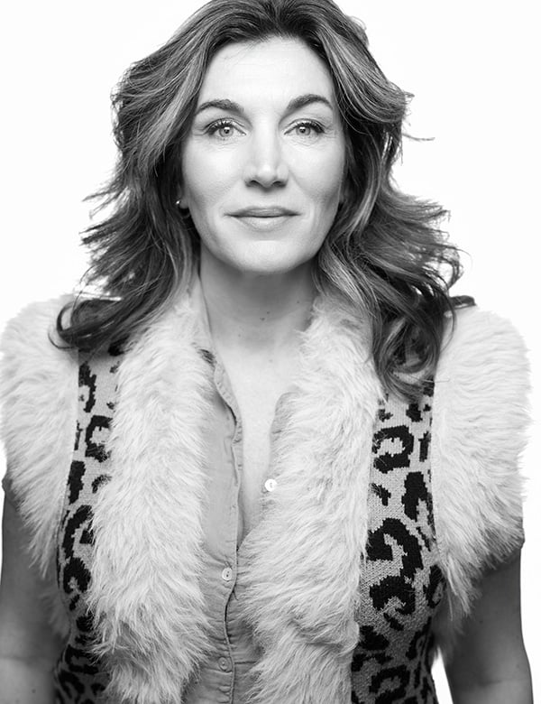 Vrouwelijk model met lichtbruin haar Erne.