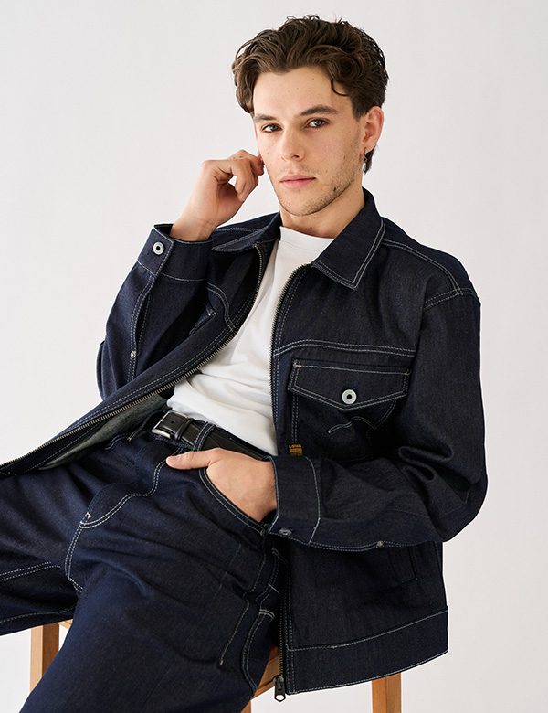 Mannelijk model met donkerbruin haar Ibrahim Na.