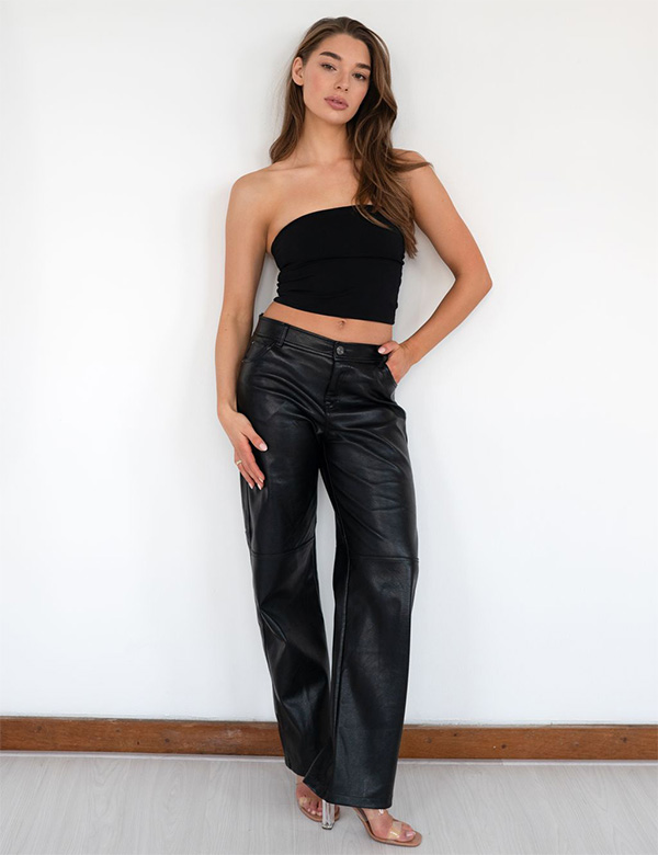 Vrouwelijk model met bruin haar Isabelle B.