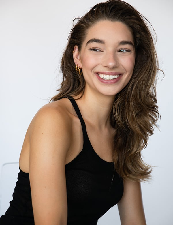 Vrouwelijk model met lichtbruin haar Isabelle B.