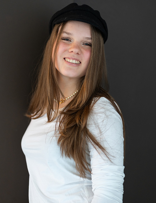 Kinderlijk model met donkerblond haar Isabelle V.