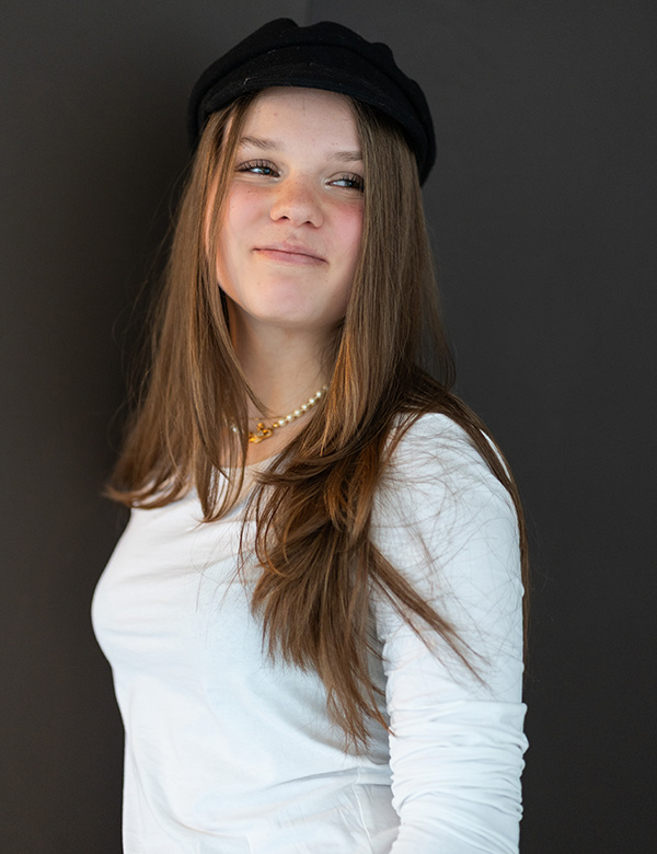 Kinderlijk model met donkerblond haar Isabelle V.