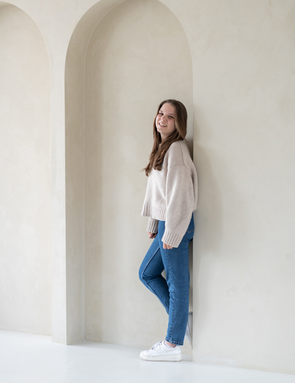 Tienermodel met donkerblond haar Isabelle V.