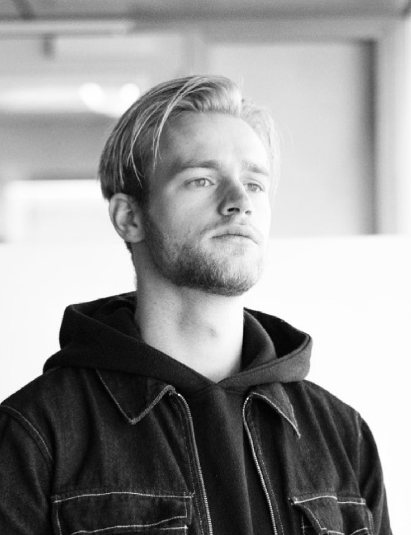 Mannelijk model met blond haar Johan H.