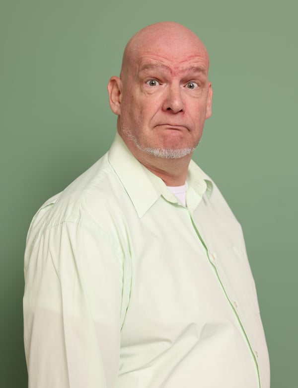Mannelijk model met bruine ogen John Go.