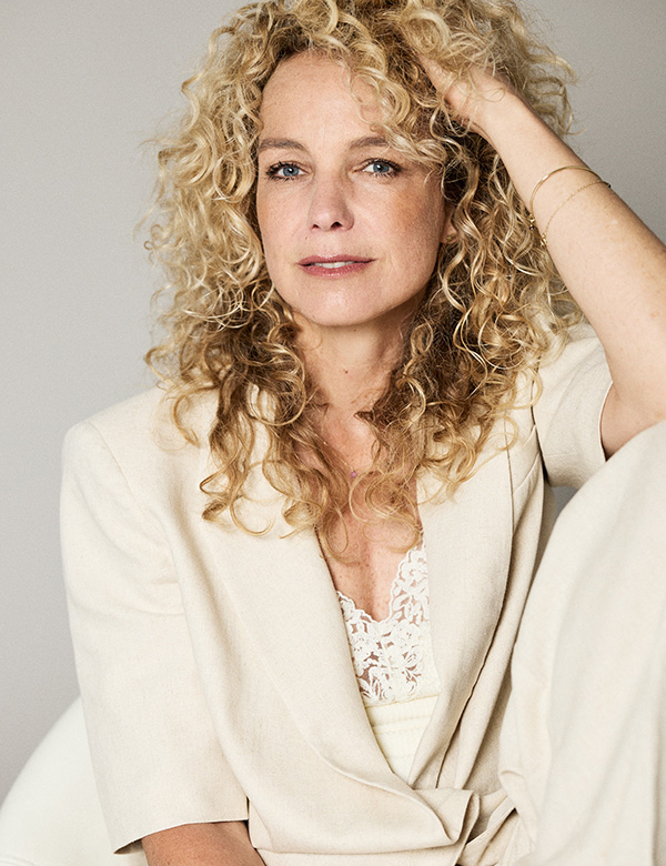 Vrouwelijk model met blond haar Judith M.