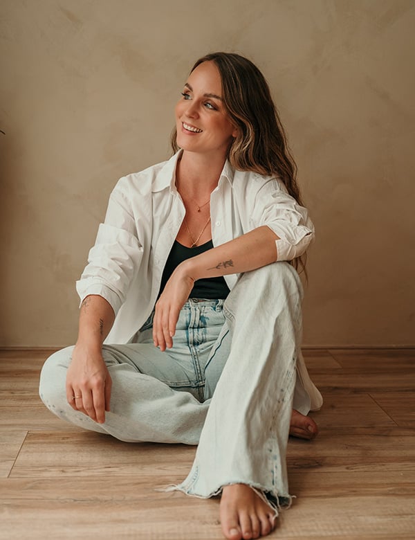 Vrouwelijk model met lichtbruin lang haar Kirsten H.