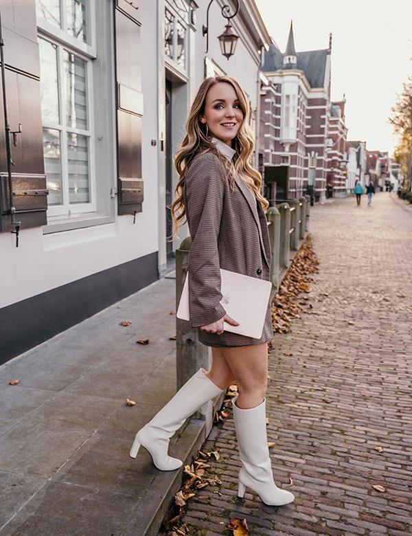 Vrouwelijk model met blond haar Kirsten H.