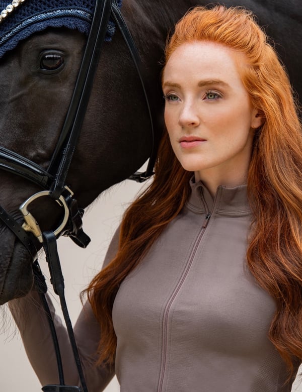 Vrouwelijk model met rood haar Lindsey K.