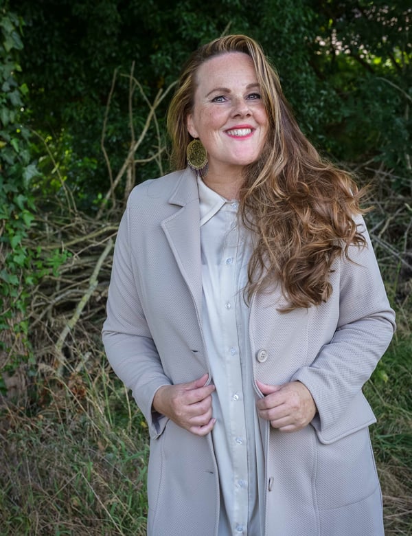 Maaike H. is een vrouwelijk model met donkerblond haar