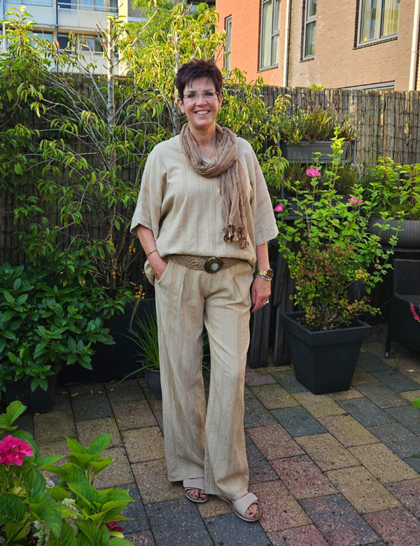Vrouwelijk model met roodbruin haar Jeanette H.