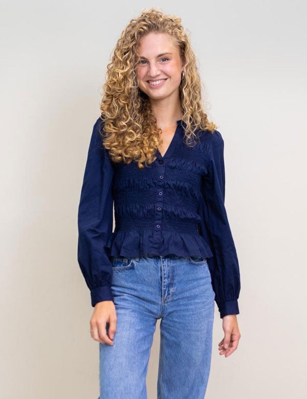 Vrouwelijk model met blond haar Semmy