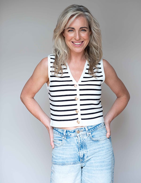 Vrouwelijk model met lang blond haar Vienne B.