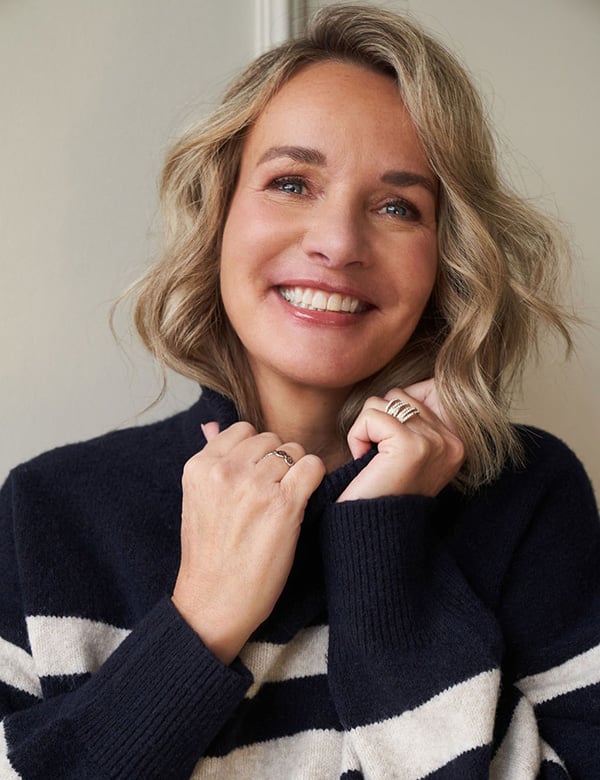 Vrouwelijk model met lang blond haar Danielle B.