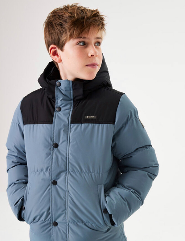 Kindermodel met kort bruin haar Cas B.
