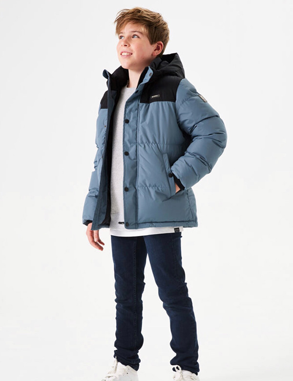 Kindermodel met kort bruin haar Cas B.