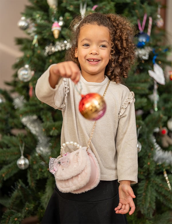 Kindermodel met donkerbruin haar Joëlle F.