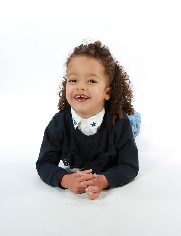 Kindermodel met donkerbruin haar Joëlle F.