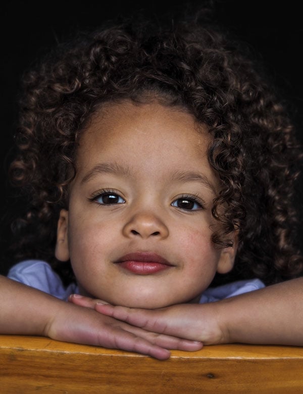 Kindermodel met donkerbruin haar Joëlle F.