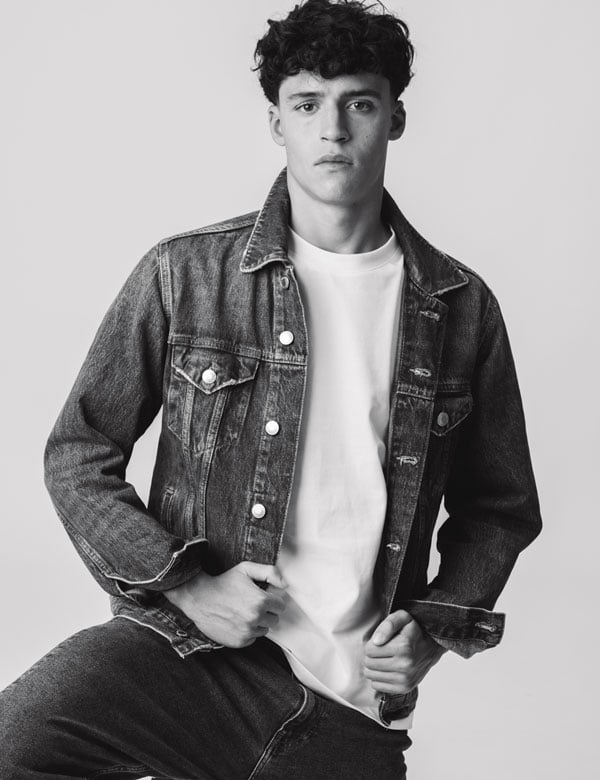 Mannelijk model met bruin haar Maliek