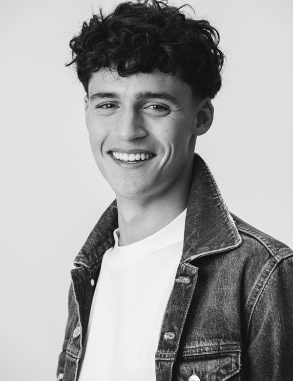 Mannelijk model met bruin haar Maliek