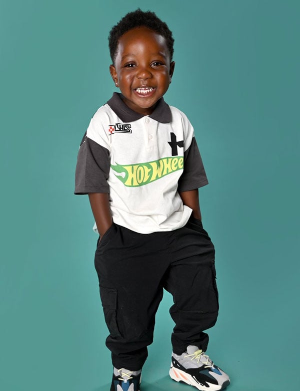 Kindermodel met zwart haar Zion