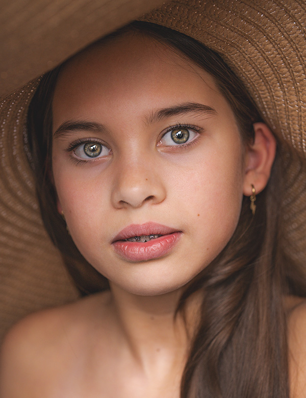 Kindermodel met bruin haar Eloise.