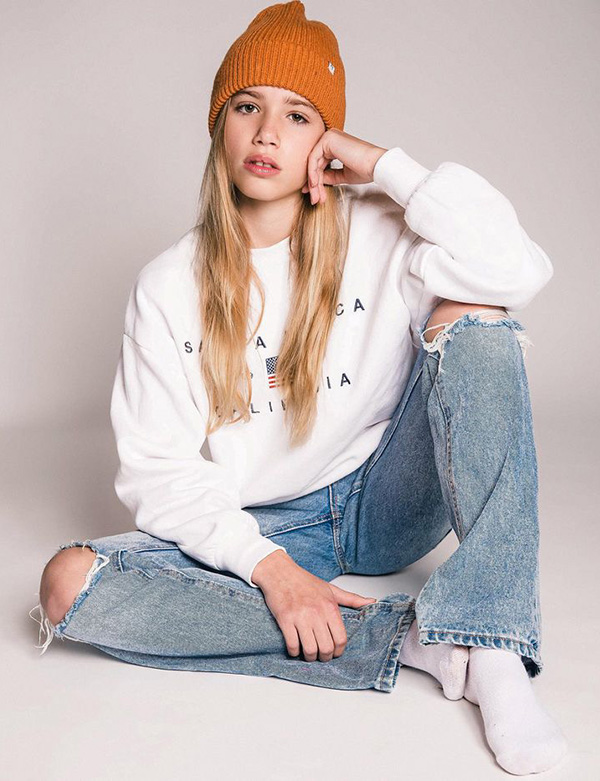 Kindermodel met blond haar Evie