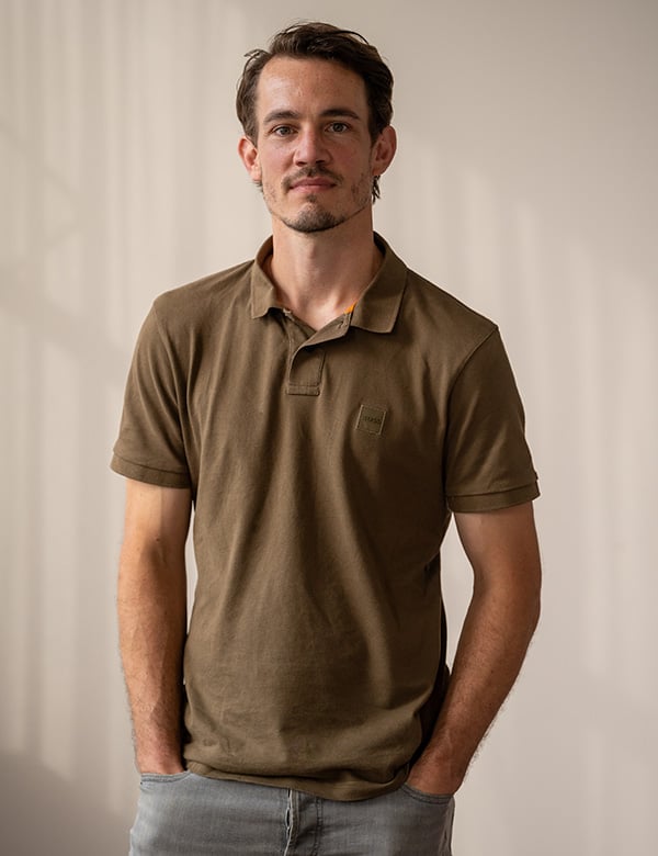 Mannelijk model met kort bruin haar en een baard Ronnie P.