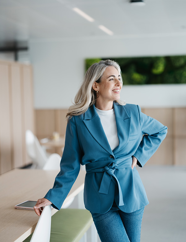Vrouwelijk model met blond haar en blauwe ogen Vienne B.