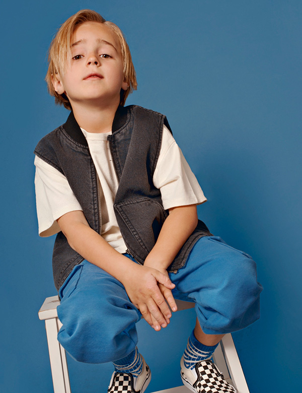 Kindermodel met blond haar James K.