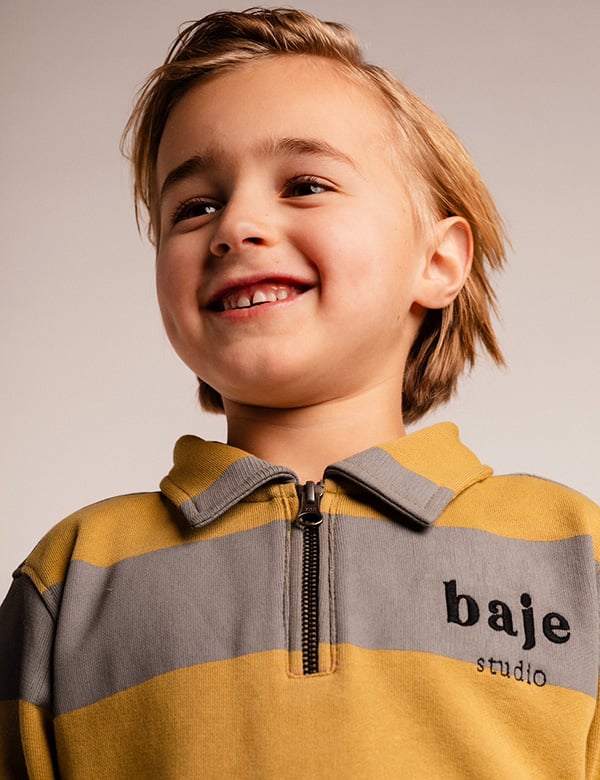 Kindermodel met kort blond haar James K.