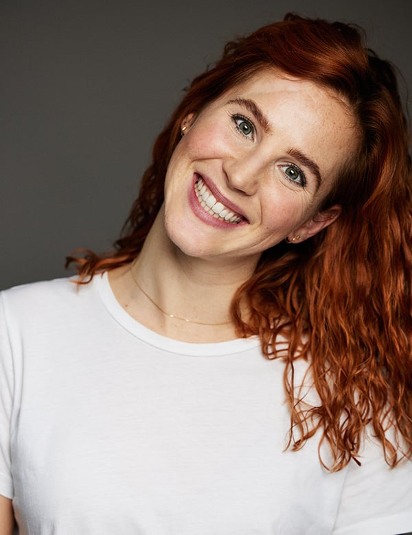 Vrouwelijk model met rood haar Sanne