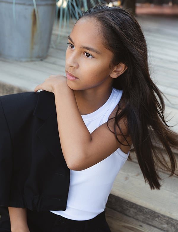 Kindermodel met lang bruin haar Tara D.