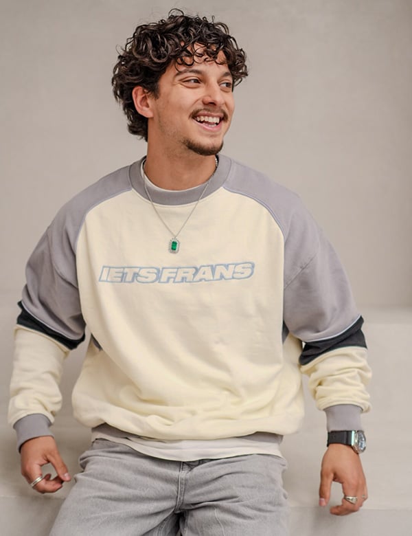 Mannelijk model met bruin haar Yousri.