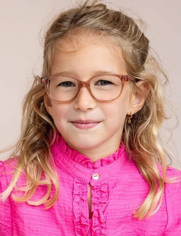 Kindermodel met blond haar coco