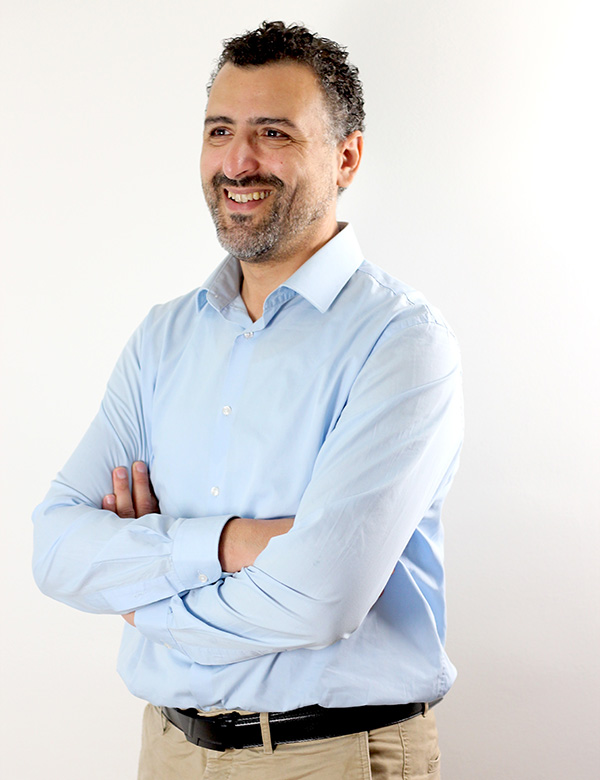 Mannelijk model met zwart haar Issam