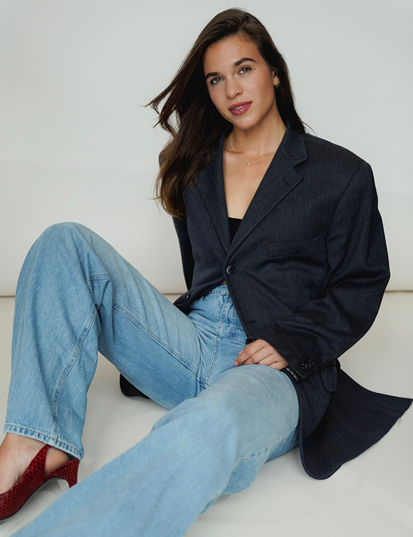 Vrouwelijk model met bruin haar Julia