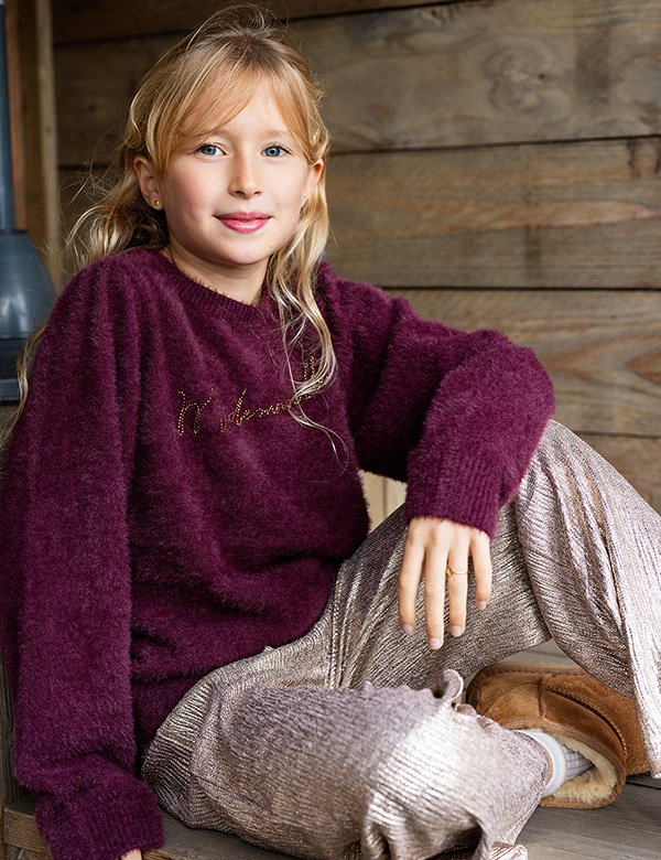 Kindermodel met blond haar Linde