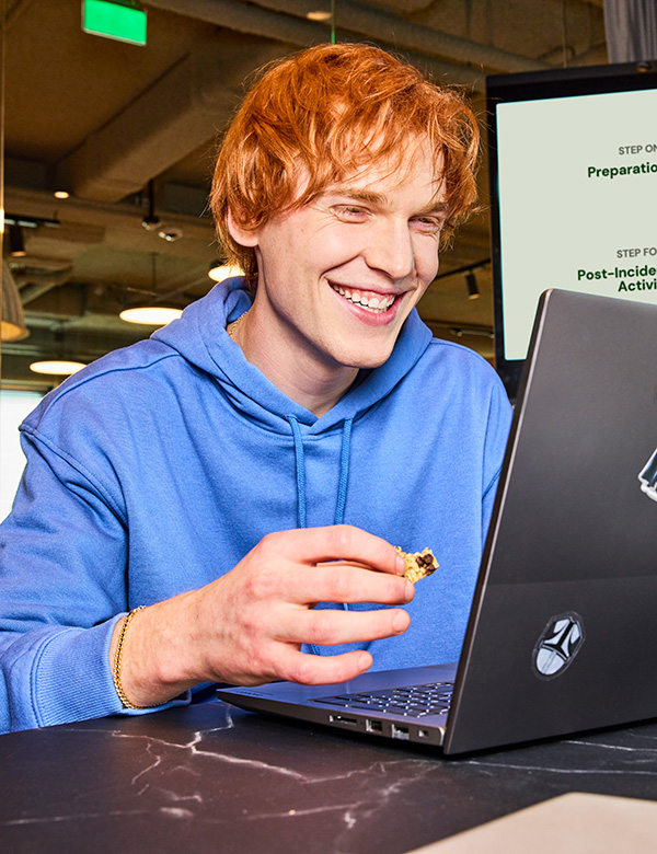 Mannelijk model met rood haar Sybren.