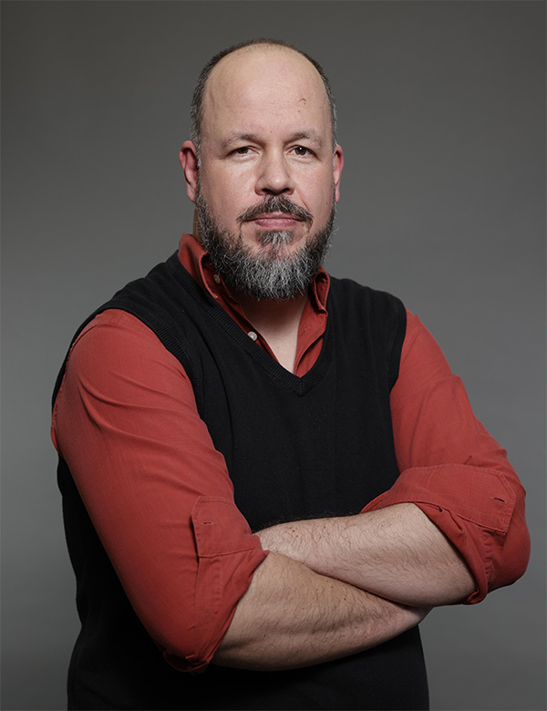 Mannelijk model met bruin-grijs haar Bert K.