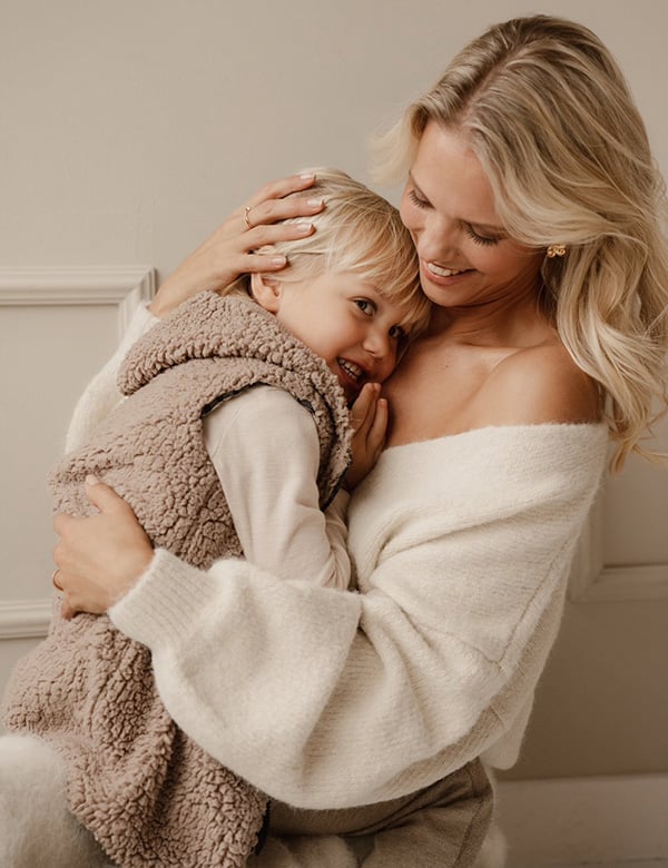 kindermodel met blond haar Lou