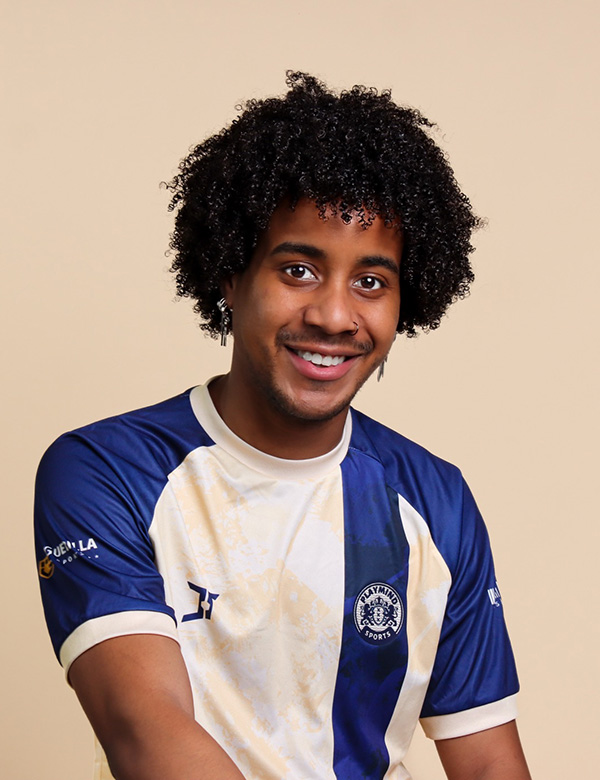 Mannelijk model met zwart haar Jonatan V.